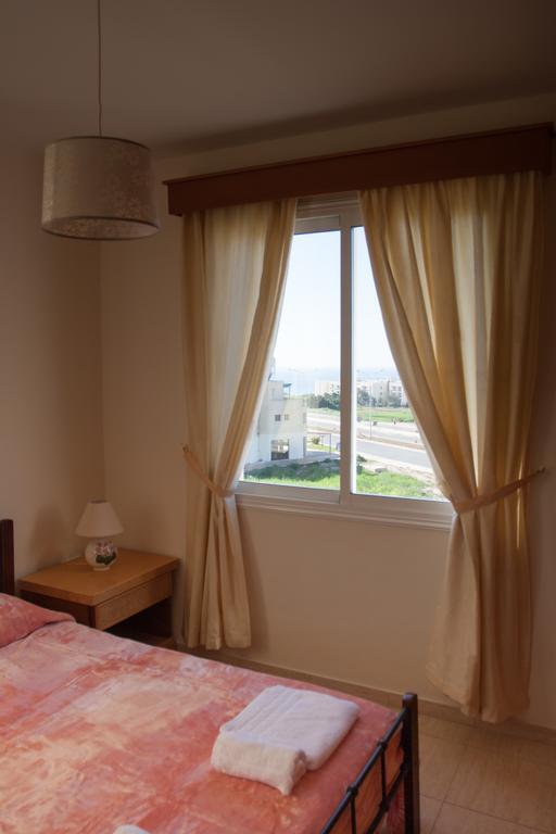 Kyriakos Court Hotell Paphos Rum bild