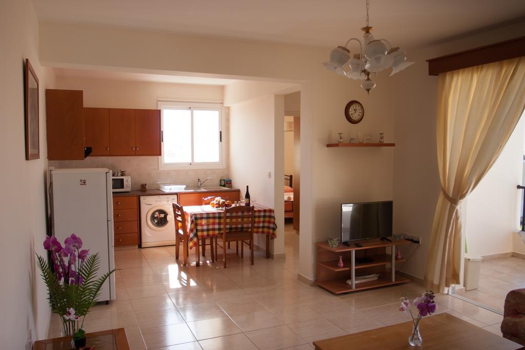 Kyriakos Court Hotell Paphos Rum bild