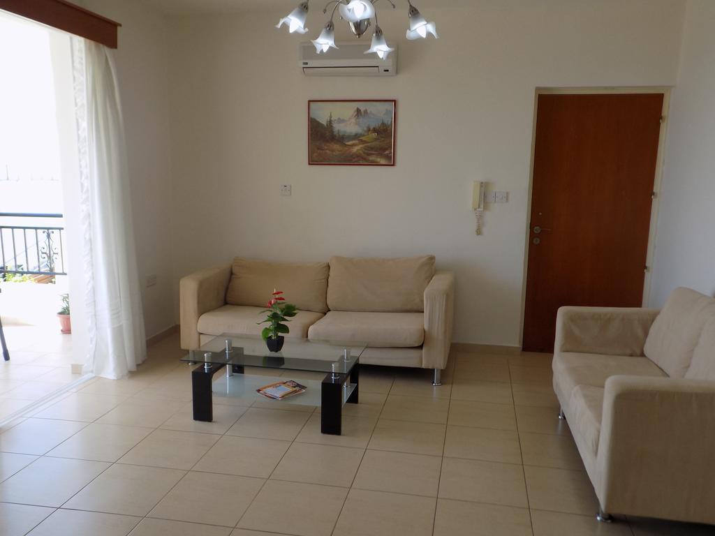 Kyriakos Court Hotell Paphos Exteriör bild