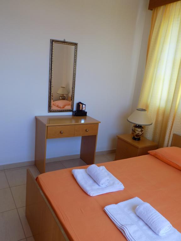 Kyriakos Court Hotell Paphos Exteriör bild